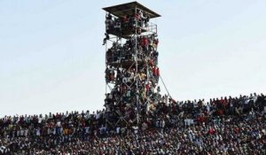 Les incroyables images du stade surbondé au Nigéria