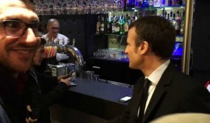 Marseille : Emmanuel Macron en visite à l'OM Café
