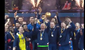 Après leur sixième titre mondial, la joie des handballeurs français en images