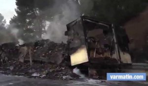 Un camion de kiwis prend feu sur l'A8 aux Adrets