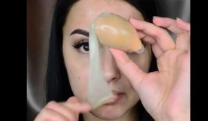 Maquillage : La nouvelle astuce beauté ? Mettre un préservatif sur son beauty blender !