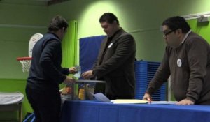 Primaire organisée par le PS: ouverture des bureaux de vote