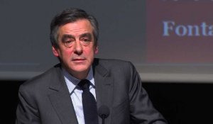 Fillon évoque Philippe Séguin pour dénoncer la "médiacratie"