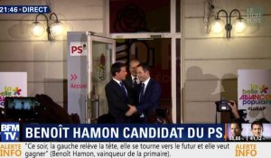 Les images de la poignée de main entre Benoit Hamon et Manuel Valls