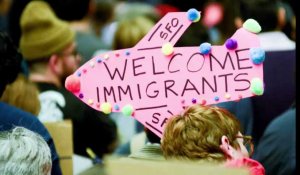 Immigration : "sit-in" géant anti-Trump à l'aéroport de San Francisco