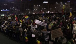 Roumanie: le gouvernement capitule, la contestation se poursuit