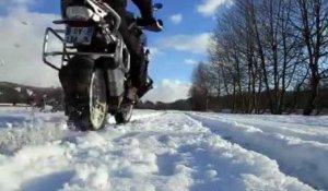 Quand Jean Pierre Goy nous rappelle qu'une moto peut se piloter sur la neige