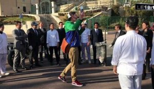 Le "Trash Bin Challenge", le nouveau défi d'Edmund Platt pour nettoyer Marseille