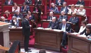 Manuel Valls défend Harlem Désir, violemment attaqué à l'Assemblée