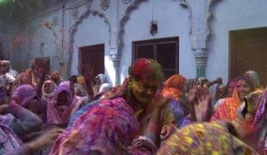 Au cœur de la célébration du festival Holi à Vrindavan