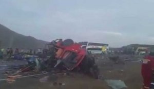 Un accident entre bus fait 37 morts et 70 blessés au Pérou