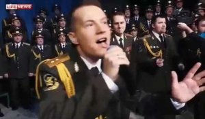 Le chœur de l'Armée Rouge reprend "Happy"