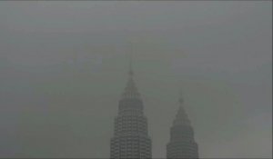 Kuala Lumpur dans le brouillard à cause de feux de forêts en Indonésie