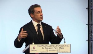 Au Touquet, Sarkozy évoque la question des réfugiés