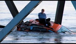 États-Unis : un pont autoroutier s'effondre précipitant des voitures dans la rivière