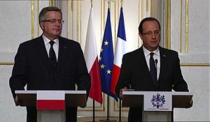 Hollande : la France prend "au sérieux" les menaces d'Aqmi
