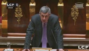 Devant l'Assemblée, Guaino salue la mobilisation des "anti"