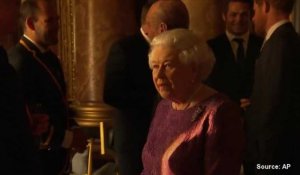 La Reine Elizabeth II reçoit les rugbymen à Buckingham Palace