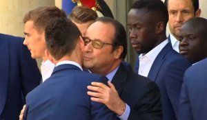 Euro : les joueurs de l'équipe de France reçus par François Hollande à l'Elysée