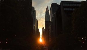 A Manhattan, coucher de soleil entre les gratte-ciel