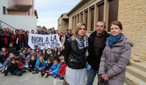 Les parents bloquent l'école de Lagnes pour éviter une fermeture de classe