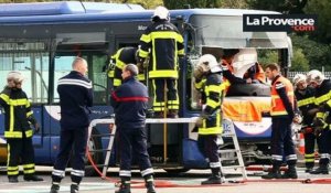 Vaucluse : un bus de la TCRA découpé par les pompiers pour un exercice