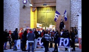 Marseille : la colère monte devant les Baumettes