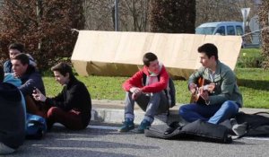 Les élèves du lycée Pierre Gilles de Gennes en colère