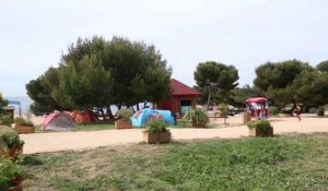 Martigues : visite et braderie au Camping paradis