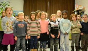 Mouscron: les enfants de l'école du Nouveau-Monde chantent Noël
