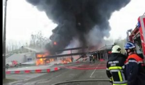 Naninne: incendie au magasin Broze (3)