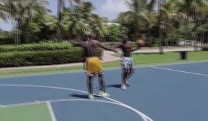 Pogba et Lukaku s'affrontent sur un terrain de basket