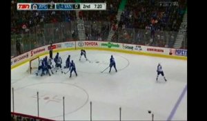 Hockey sur glace: Jacob Markstrom arrête le tir adverse à main nue