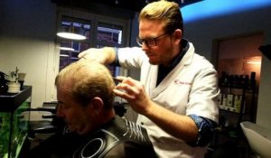 Verviers: fan de retour vers le futur Denis coiffe ses clients en Hoverboard