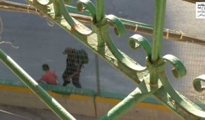 Des policiers confisquent le vélo d'une Palestinienne de 8 ans car elle marche du mauvais côté de la route