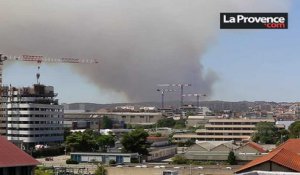 Feu à Vitrolles : un nuage de fumée surplombe Marseille
