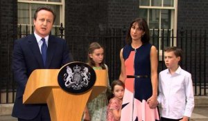 Cameron quitte Downing Street pour la dernière fois