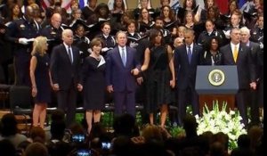 George W. Bush se lâche et danse lors de l'hommage aux policiers tués à Dallas (vidéo)