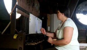 Marie-Madeleine Crickboom joue la musique pour carillon, sirène et djembés au carillon de Verviers 1