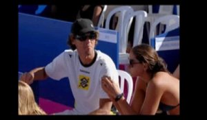 Gustavo Kuerten se met au beach volley