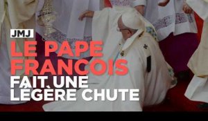  Le pape François fait une légère chute aux JMJ