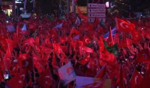 Des milliers de partisans d'Erdogan dans les rues d'Ankara