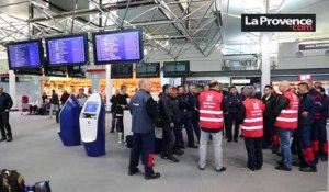 Aéroport de Marseille-Provence : rassemblement de salariés contre la loi Travail