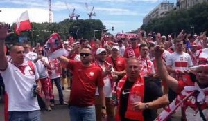 Euro 2016 : les Polonais envahissent le rond-point du Prado