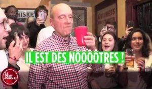 Le zapping du 02/02 : Alain Juppé joue à un jeu d'alcool dans un pub parisien