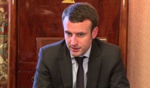 35 heures: E. Macron réagit au rapport Badinter