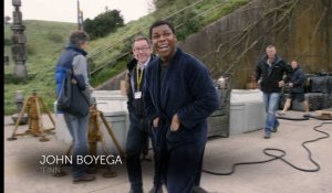 Exclu. Star Wars - le Réveil de la Force : la joie de John Boyega en découvrant le Faucon Millénium pour la 1ère fois !