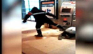Un agent de sécurité frappe un SDF à la gare d'Amiens