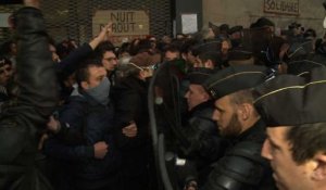 Evacuation d'un lycée parisien occupé par des migrants