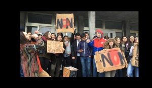 Des lycéens d Europe défilent contre la loi Travail